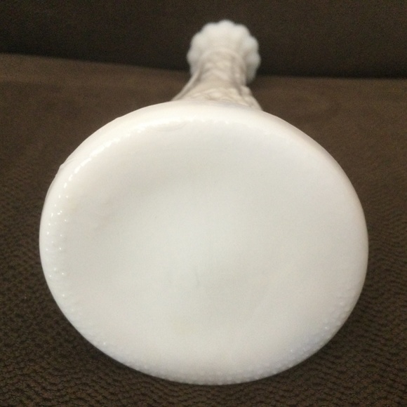 Vintage Milk glass bud vases - Picture 7 of 11